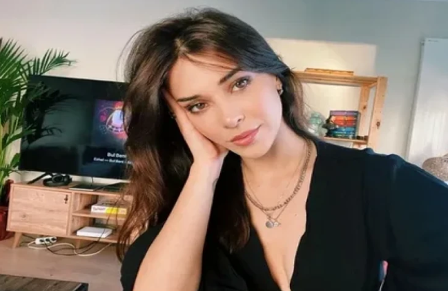 Türkiyənın tanınmış aktrisası əməliyyat olundu